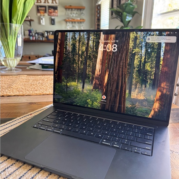 Apple 2024 MacBook Air 15 Inch M3 Chip (Negotiable Price)